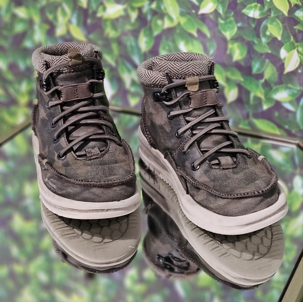 Boys HEYDUDE  boots Camo size 13
